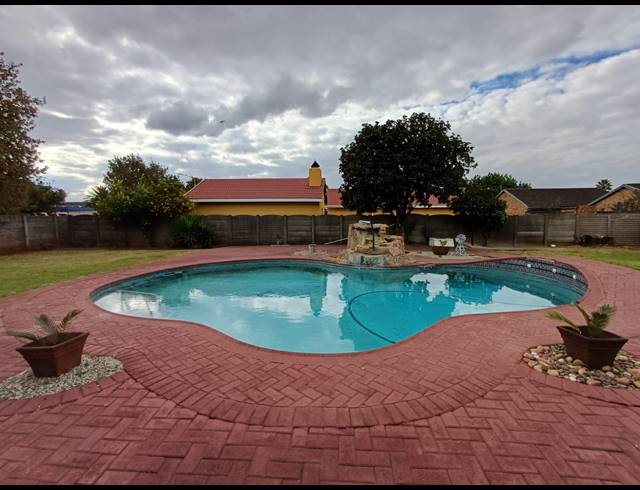 3 BEDROOM HOUSE TO LET IN VANDERBIJLPARK SE 6